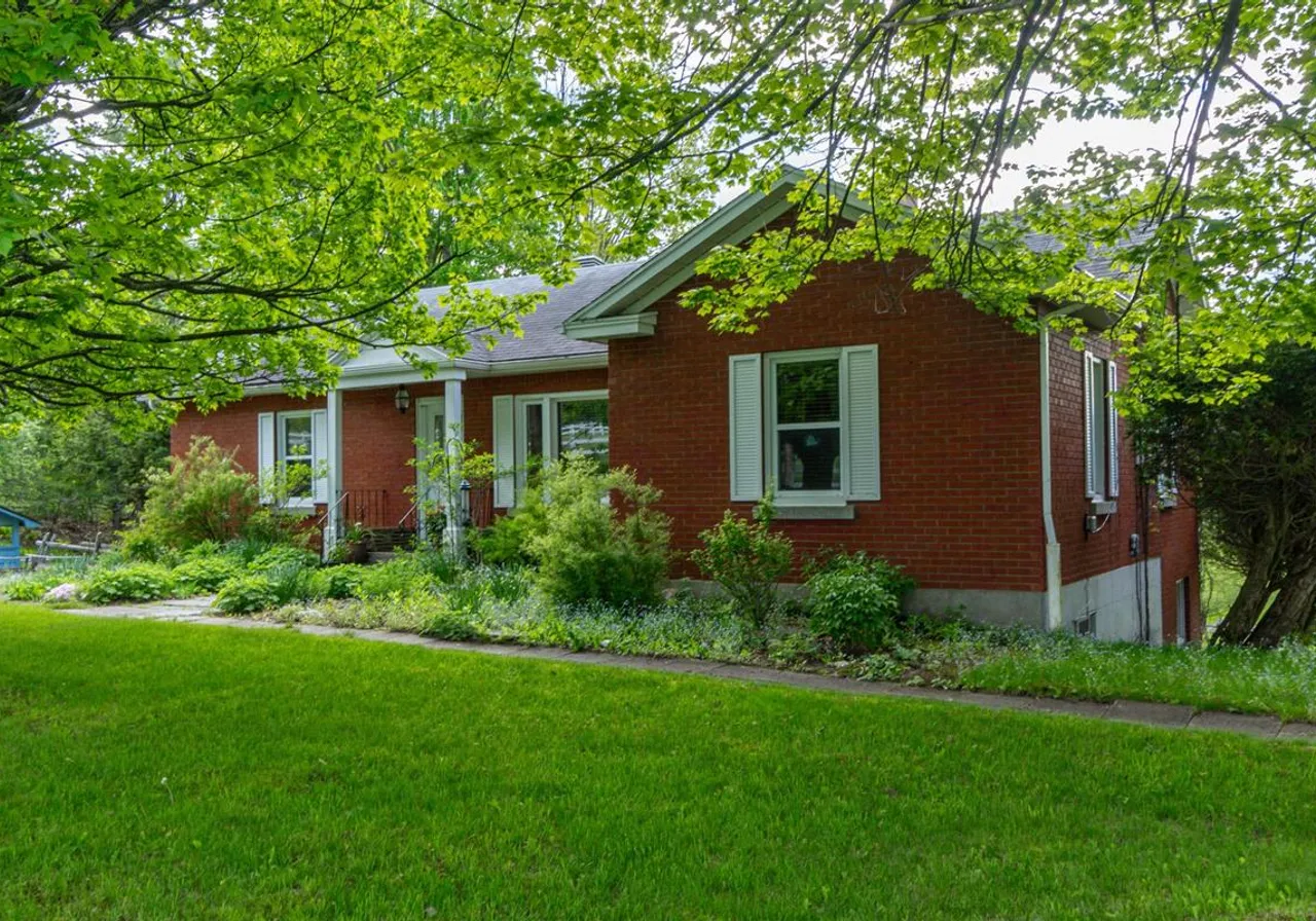 40 Ch. de Hatley Centre — photo 1