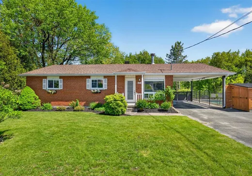 House for sale - 279 Rue St-Louis, Warwick, J0A 1M0
