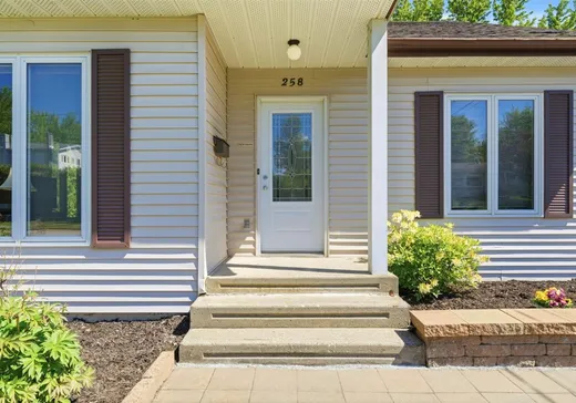 House for sale - 258 Rue Simoneau, Windsor, J1S 2V3