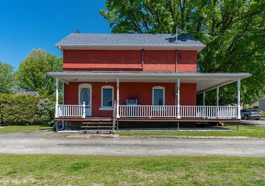Maison à vendre - 93 Rue de l'Hôtel-de-Ville, East Angus, J0B 1R0
