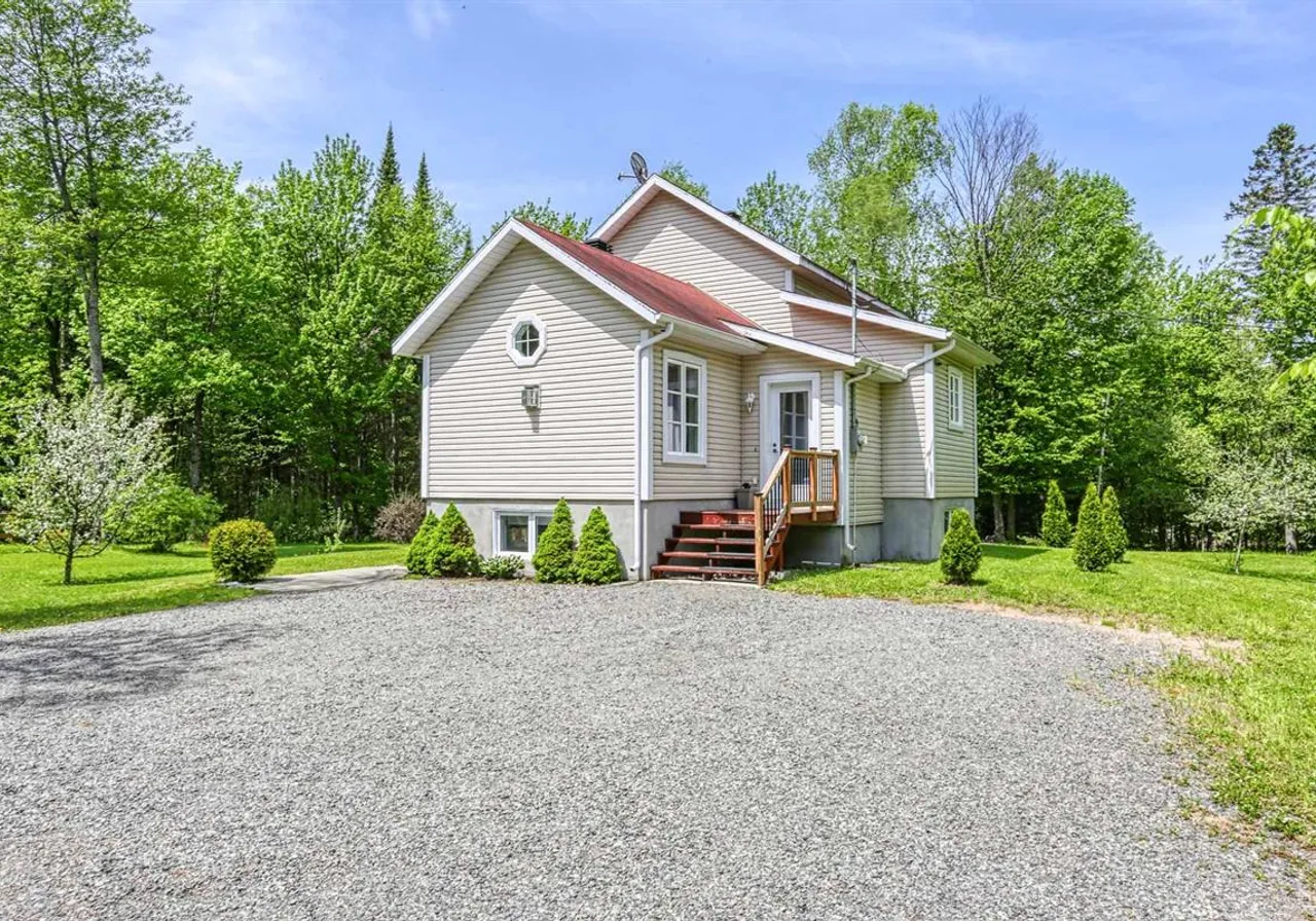 520 Ch. de la Petite-Mékinac N. — photo 3