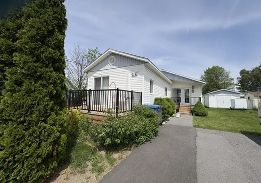Two or more stories for sale - 1A 27e Avenue, Beauharnois, J6N9J9