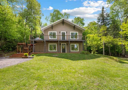 Bungalow for sale - 10 Ch. des Hauts-Bois, Saint-Sauveur, J0R1R7