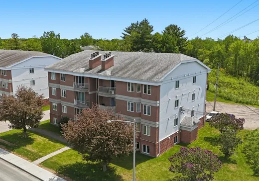 Condo à vendre - 700 Rue Bélanger, Saint-Jérôme, J7Z 1A5