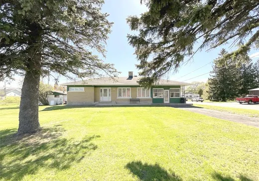 Bungalow for sale - 8300 Av. Sous-le-Vent, Plessisville, G6X1K3