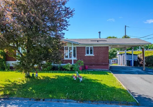 Bungalow for sale - 720 34e Rue, Montreal (Downtown), G5Y5G5