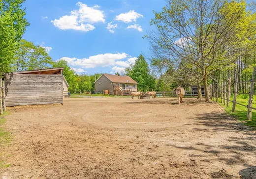 Hobby Farm for sale - 723 Rue St-Aimé, St-Lambert-De-Lauzon, G0S 2W0
