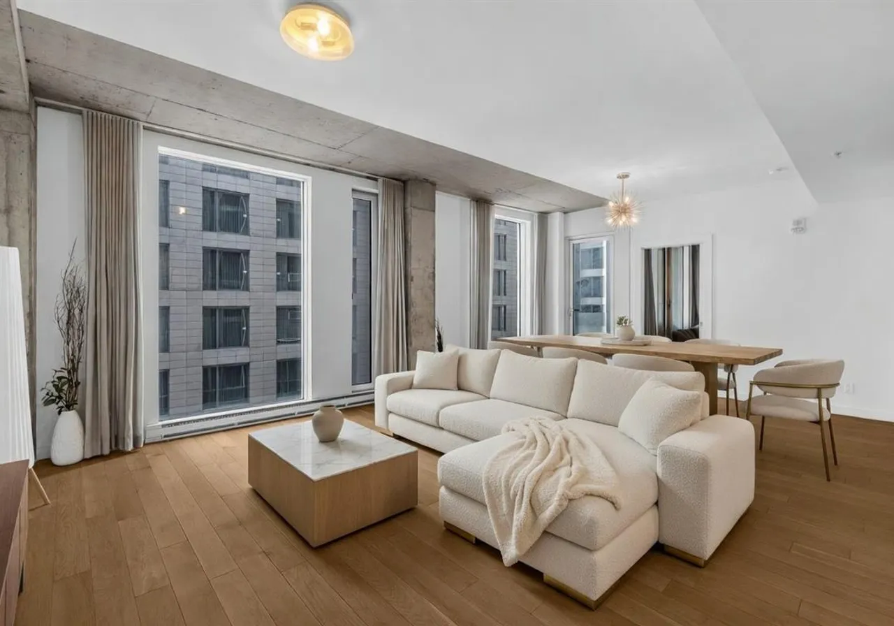 221 Rue St-Jacques, App. 301 — photo 1
