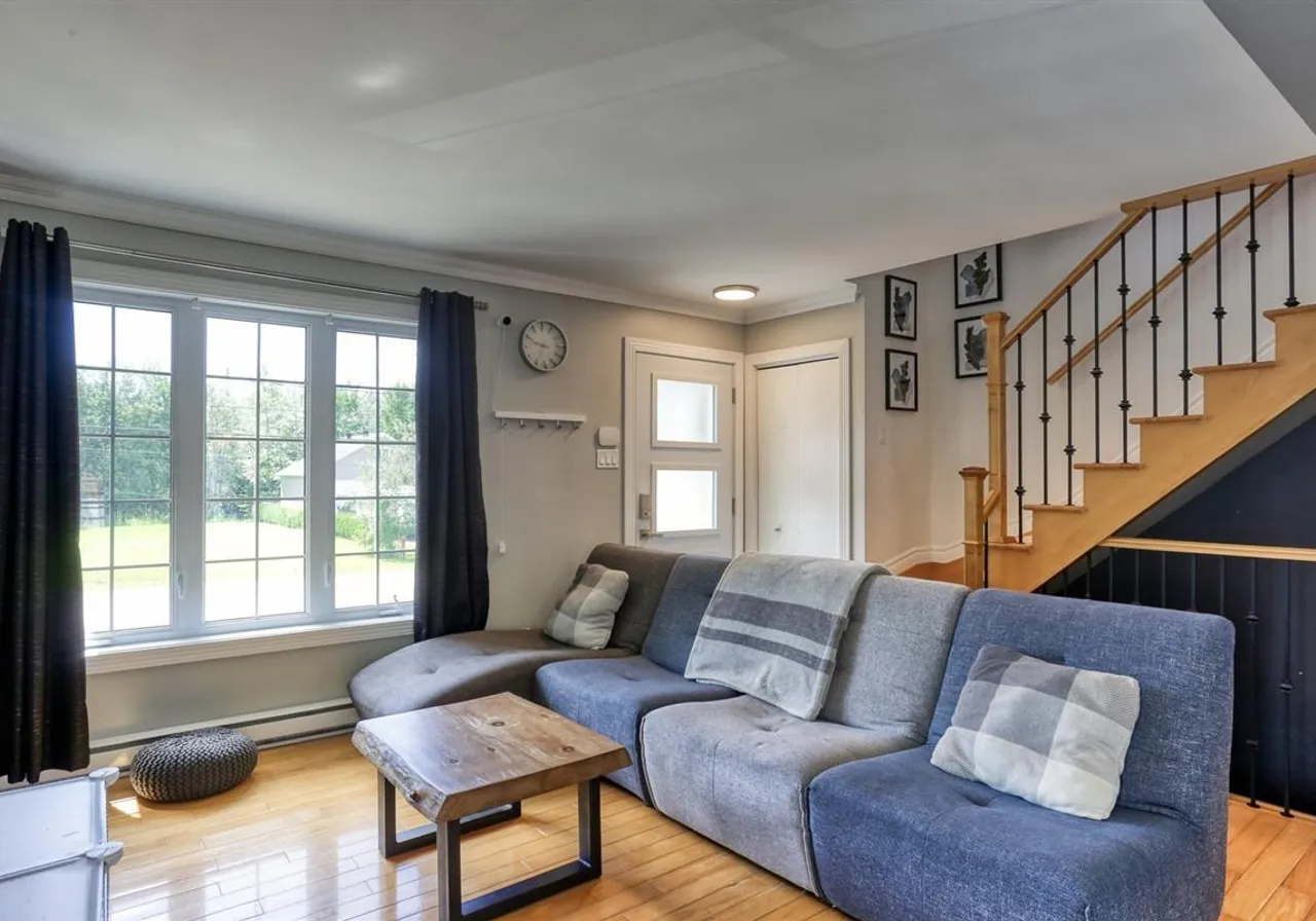 5200 Rue de l'Église — photo 3
