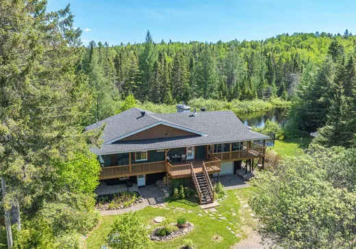 Maison à vendre - 2218 Ch. Sicard, Ste-Lucie, J0T 2J0