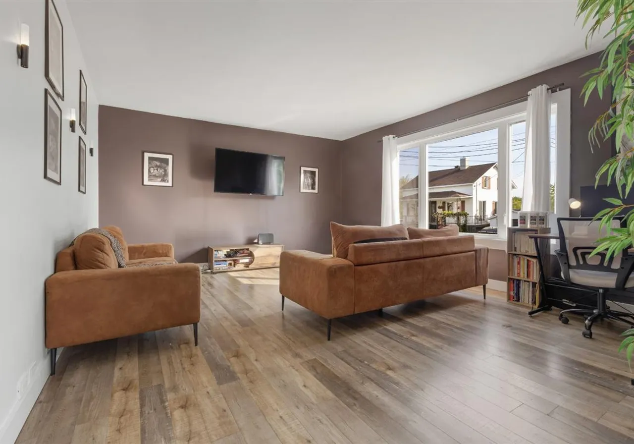 259 Av. Paré — photo 3