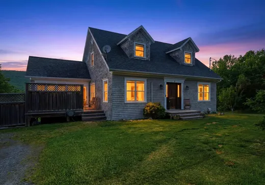Maison à étages à vendre - 20 Rue Stewart, Magog, J0B2C0