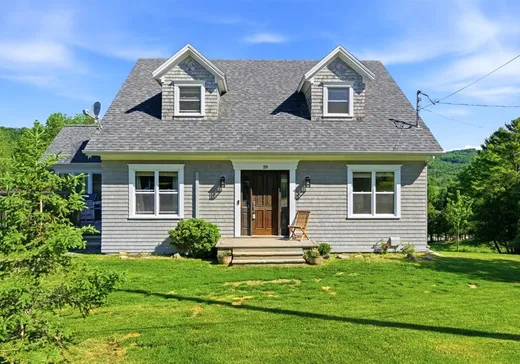Maison à vendre - 20 Rue Stewart, Magog, J0B 2C0