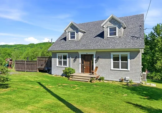 Maison à vendre - 20 Rue Stewart, Magog, J0B 2C0