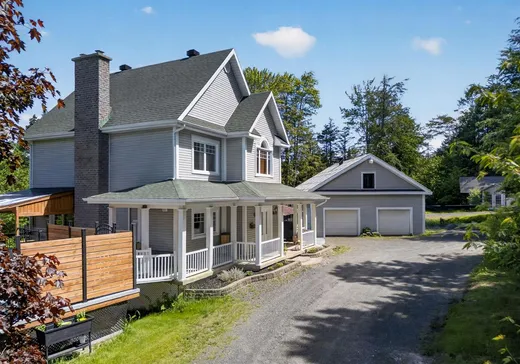 Maison à vendre - 245 Rue Chouinard, Magog, J1X 0M9