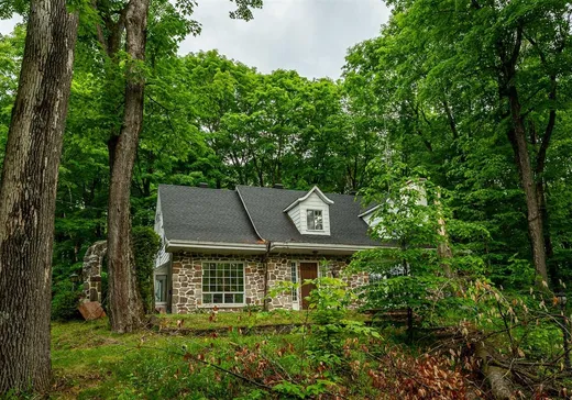 Two or more stories for sale - 1 Ch. des Chouettes, Ste-Anne-Des-Lacs, J0R1B0