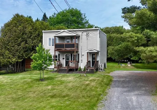 House for sale - 345 Rue St-Georges, Windsor, J1S 2M7