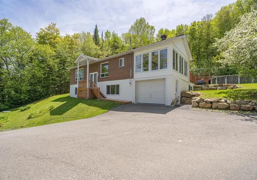 House for sale - 3402 Ch. des Lacs, Mont-Blanc, J0T 2G0