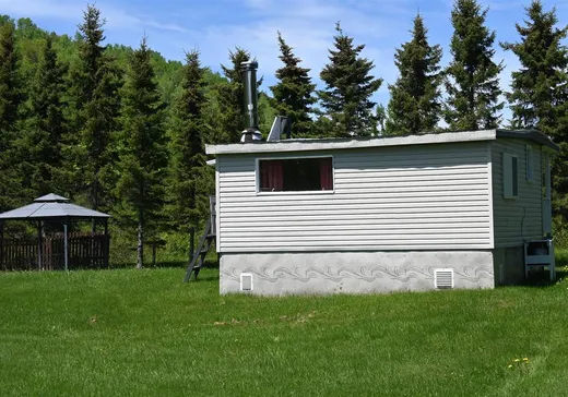 Maison à vendre - 3 Route de St-Joseph-des-Monts, Sainte-Anne-des-Monts, G4V 3S4