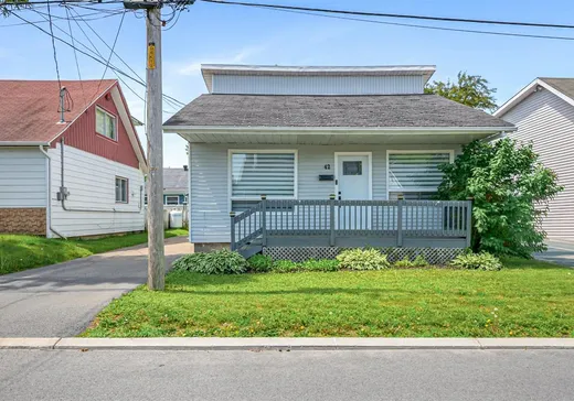 Maison à étages à vendre - 42 Rue Lapointe, Salaberry-de-Valleyfield, J6S4R6