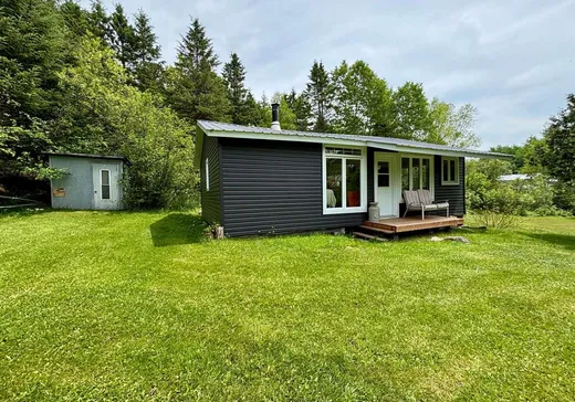 House for sale - 20B 10e Rang, Sainte-Aurélie, G0M 1M0