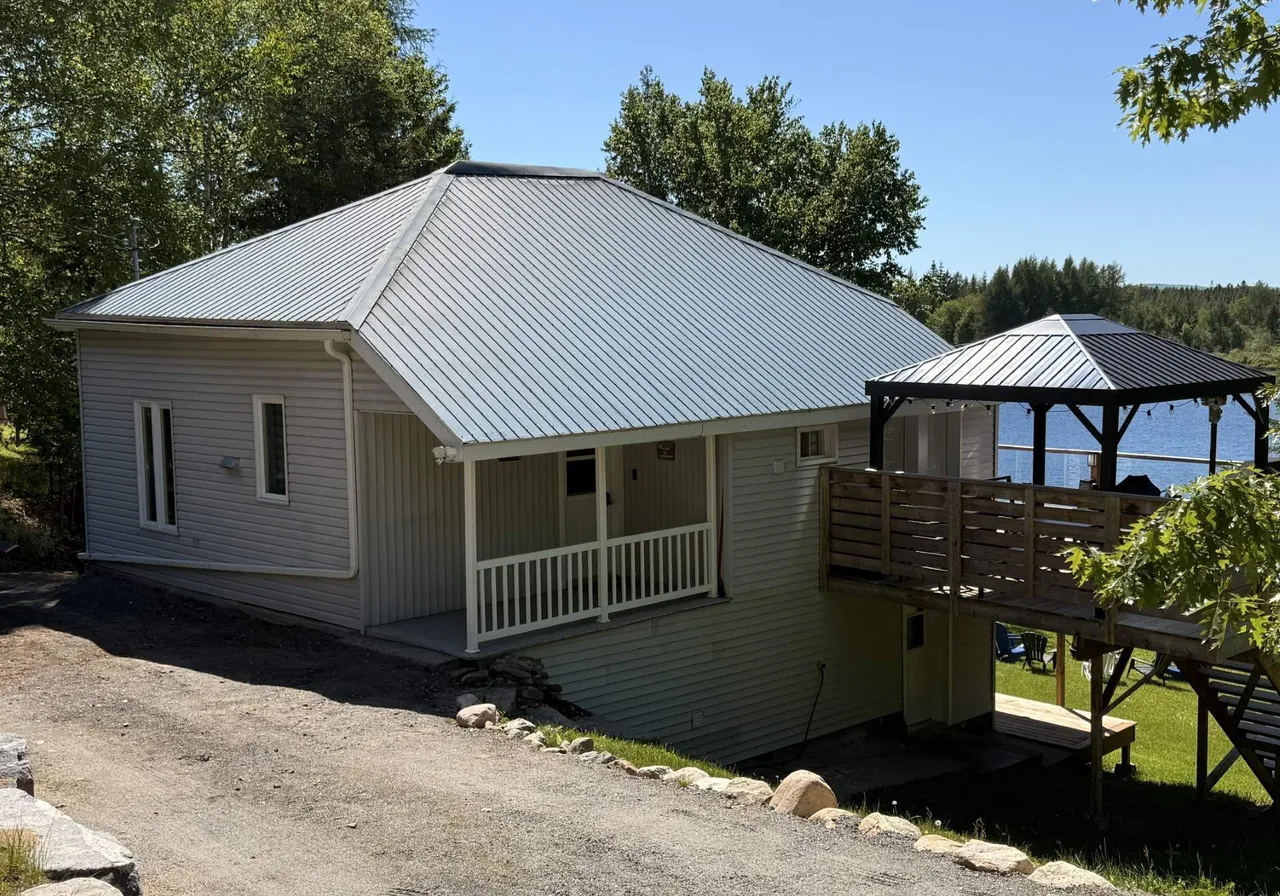 1572 Ch. du Tour-du-Lac — photo 1