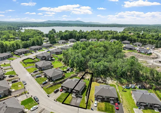 Maison à vendre - 1008 Rue des Samares, Saint-Hyacinthe, J0E 1Z0