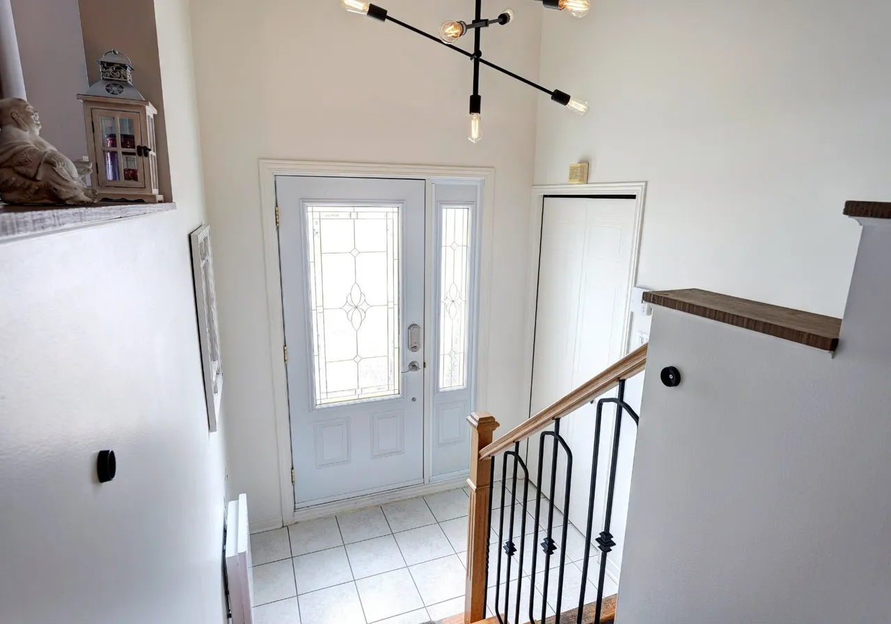 631 Rue Parent — photo 3