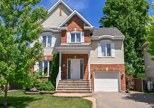 Two or more stories for sale - 279 Rue du Zéphyr, Sainte-Marthe-sur-le-Lac, J0N1P0