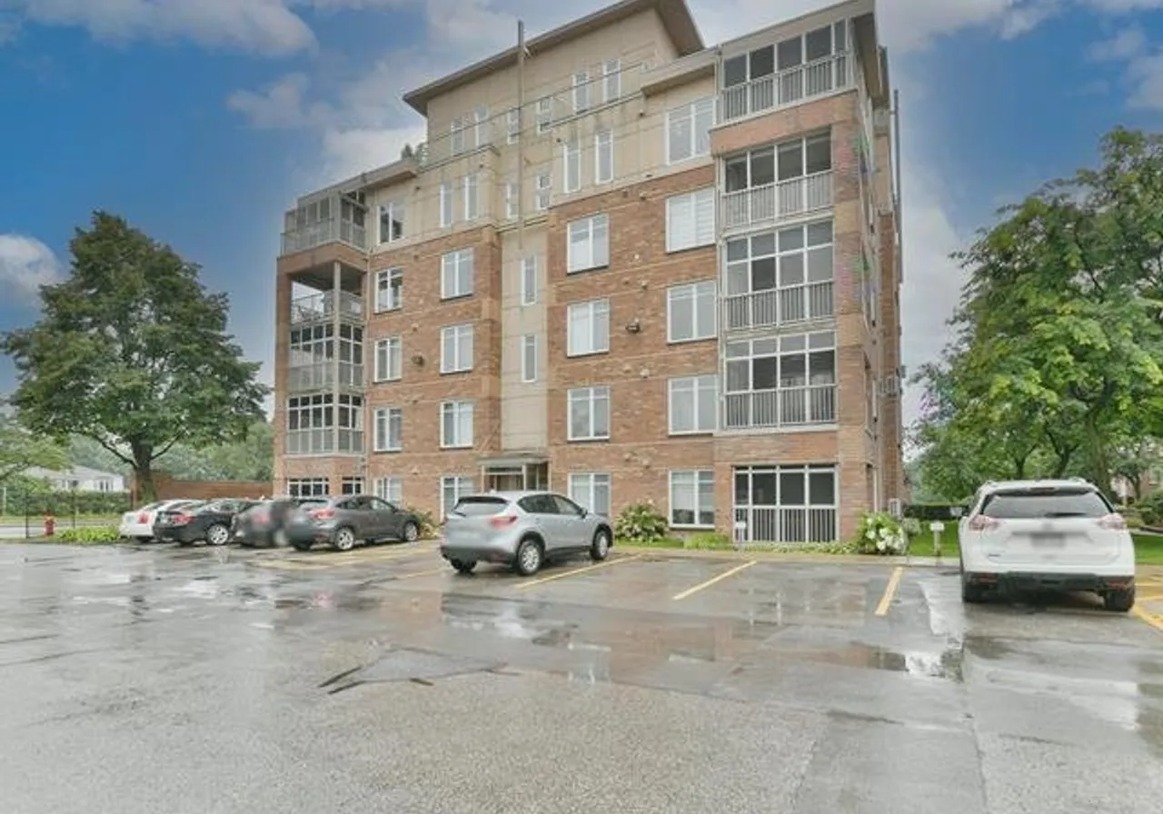 2455 Boul. St-Martin E. — photo 2
