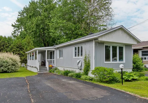 Maison à vendre - 563 29e avenue du Domaine, Sainte-Marthe-sur-le-Lac, J0N 1P0