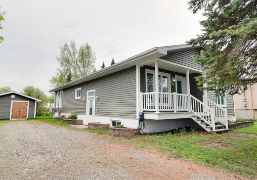 Maison à vendre - 24 1re Avenue O., Rouyn-Noranda, J0Y 1C0