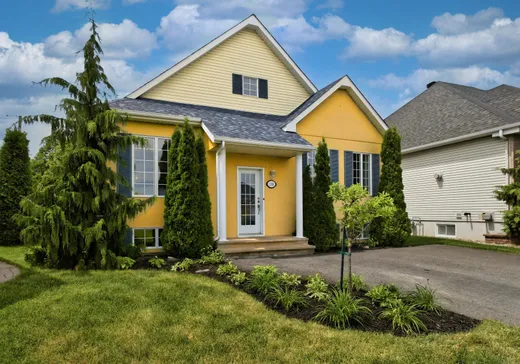 Maison à vendre - 1204 Rue Étienne-Sanschagrin, Saint-Jean-sur-Richelieu, J2W 2X8