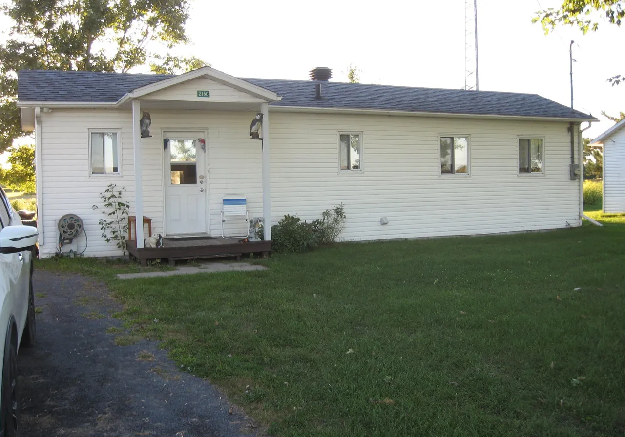 2160 Ch. d'Athelstan — photo 1