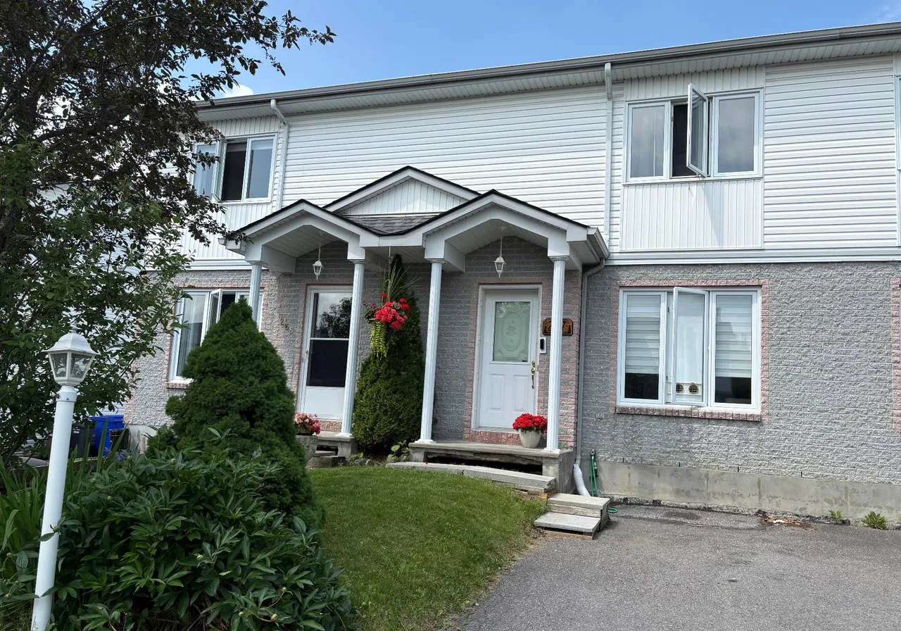267 Rue des Vinaigriers — photo 1