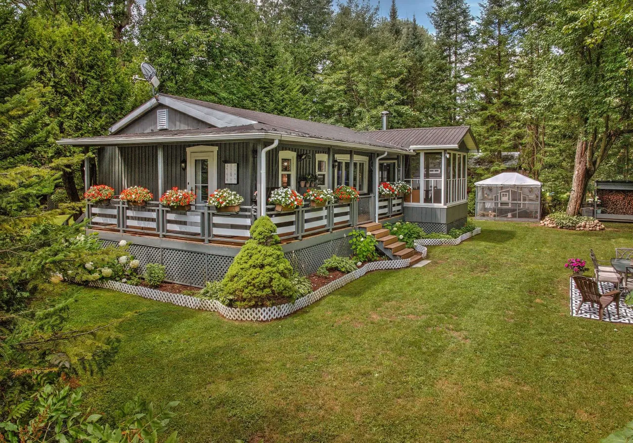 7621 Ch. de la Presqu'île — photo 1