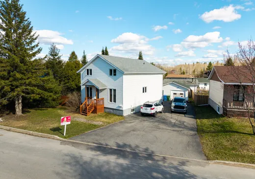 Maison à vendre - 523 Rue St-Sauveur, Rouyn-Noranda, J9X 3A6