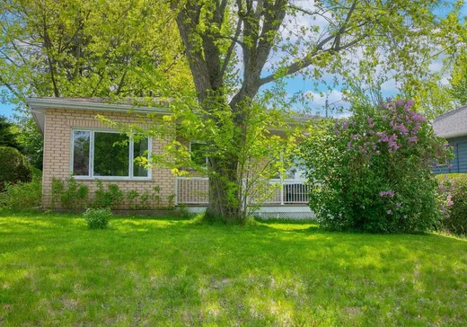 Bungalow à vendre - 208 Rue Morris, Sherbrooke, J1J2M3