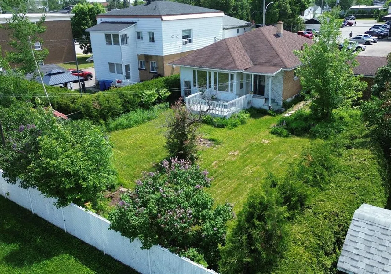 1530 7e Avenue — photo 3