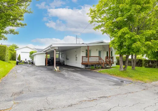 Bungalow à vendre - 3874 Rue Vanier, Lac-Mégantic, G6B2T2