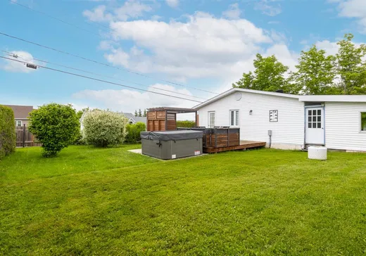 Maison à vendre - 3874 Rue Vanier, Lac-Mégantic, G6B 2T2