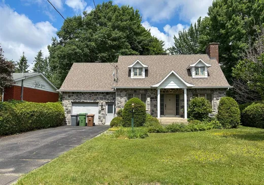 Maison à étages à vendre - 725 Rue Armand, Drummondville, J2C5B4