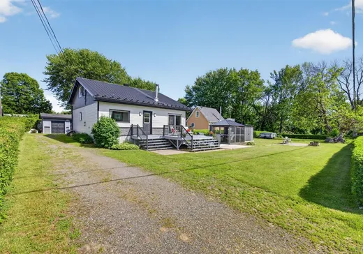 Un étage et demi à vendre - 85 Rue Claude, St-Francois-Du-Lac, J0G1M0