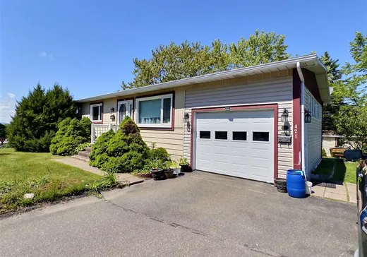 Maison à vendre - 421 Boul. Armand-Thériault, Rivière-du-Loup, G5R 3X9