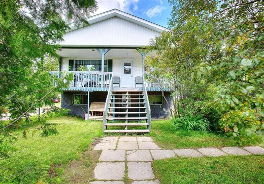 Bungalow à vendre - 8 Rue du Tour-du-Lac, Mont-Blanc, J0T2G0