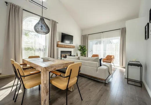Condo à vendre - 2290 Place du Village, App. 211, Magog, J1X 6G3