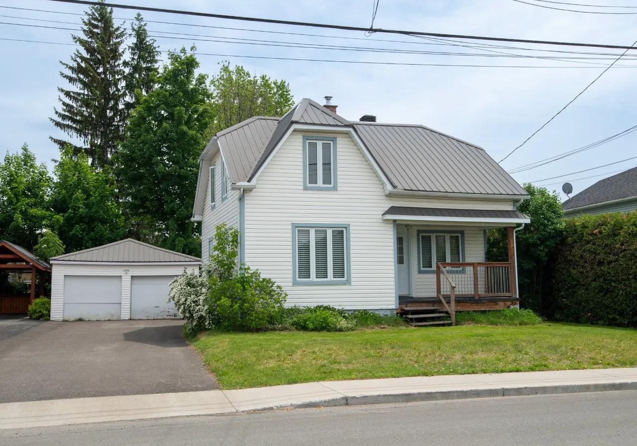 2056 Rue St-Calixte — photo 1