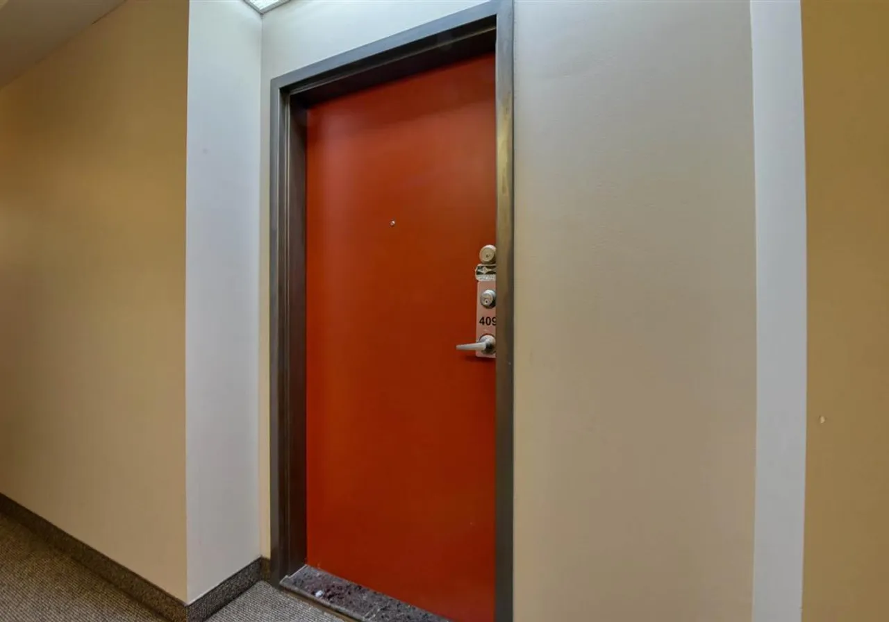 6363 Boul. St-Laurent, App. 409 — photo 2