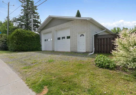 House for sale - 73 Rue Croteau, Rock Forest-Saint-Élie-Deauville, J1R 0L8
