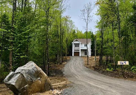 Maison à étages à vendre - 164 Rue Béatrice, Saint-Colomban, J5K0R9